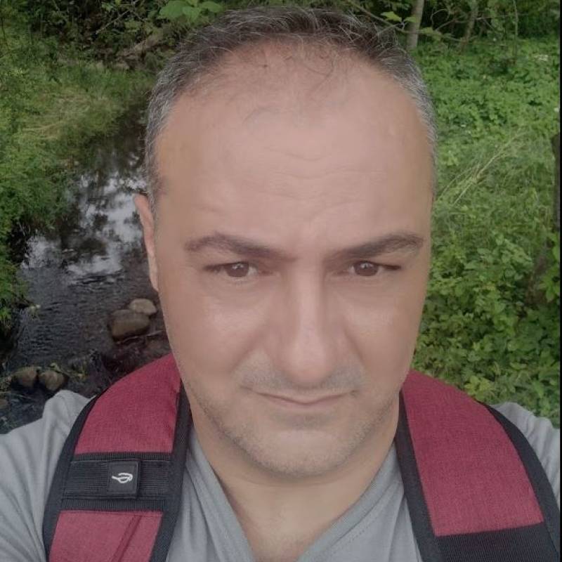 Moro, 41, United Kingdom Goole