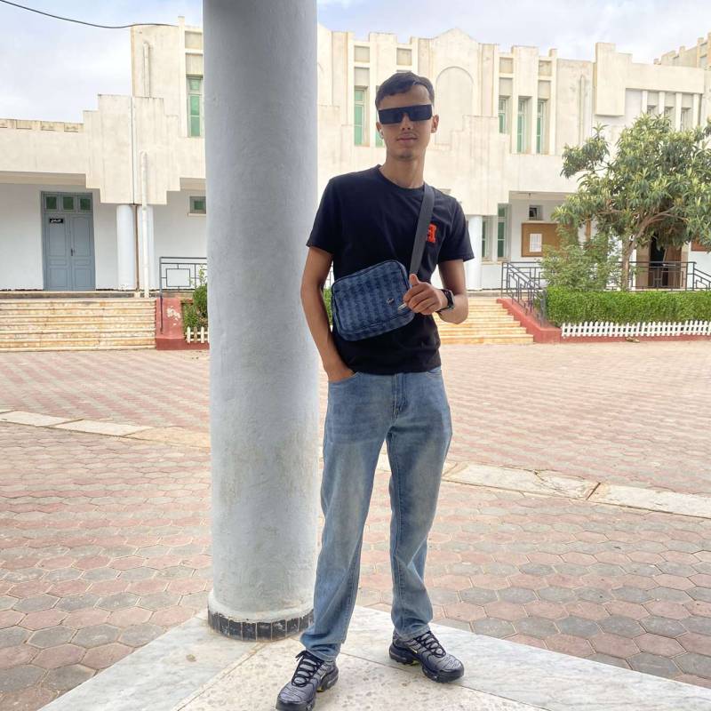 Daniel, 18, Shikrapur