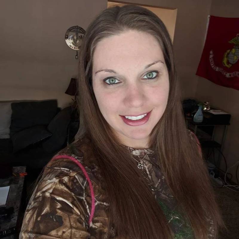laura, 38, Medford