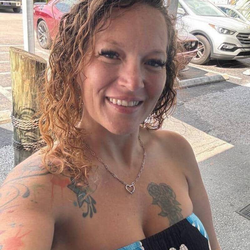Laura sandral, 26, United Kingdom