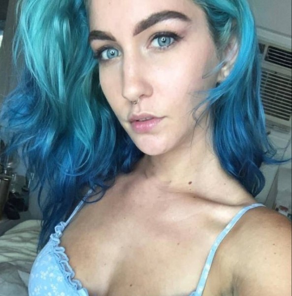 Haley, 23, Austria