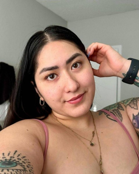 oliv, 32, Toronto The 
