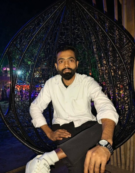 Tapon, 30, Netherlands
