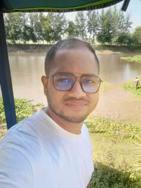 MD Alamgir, 29, London UK