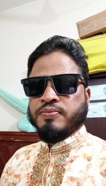 Md Delwar Hossain, 31, Los Angeles