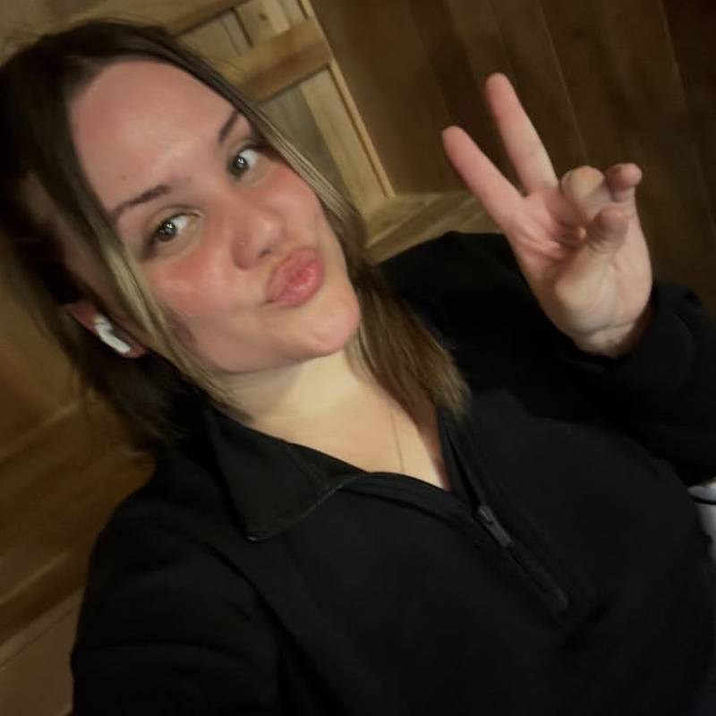 Ophelia, 42, Yes