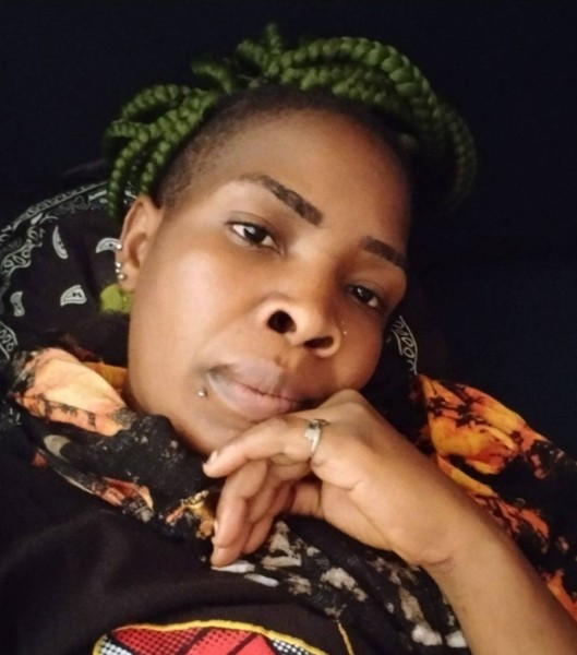 caroline, 35, nogha