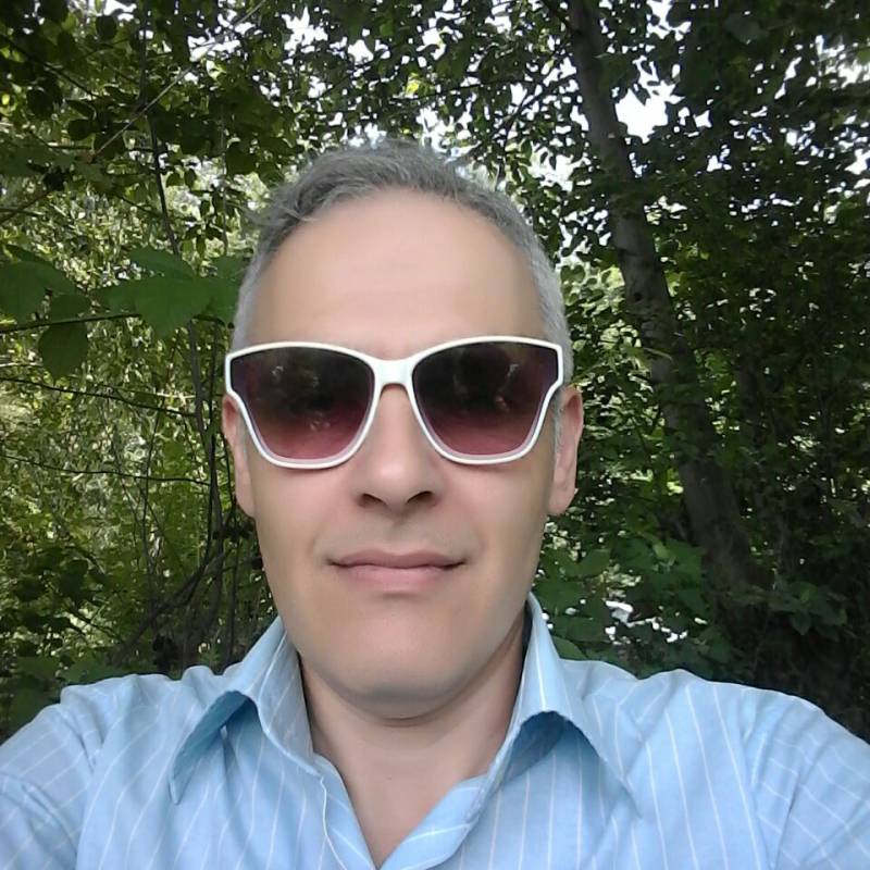 Ali, 50, Dom ale