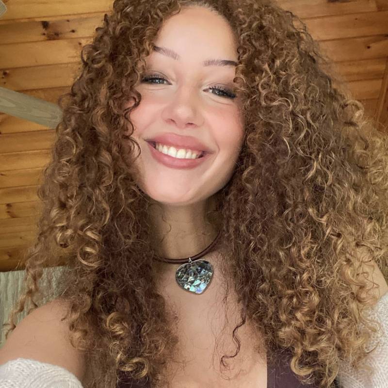 Belinda, 39